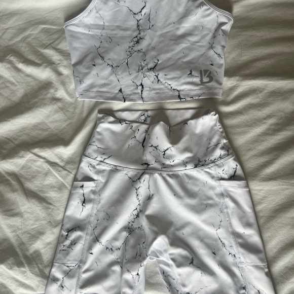 Buffbunny white marble limitless gym matching set - Picture 6 of 6